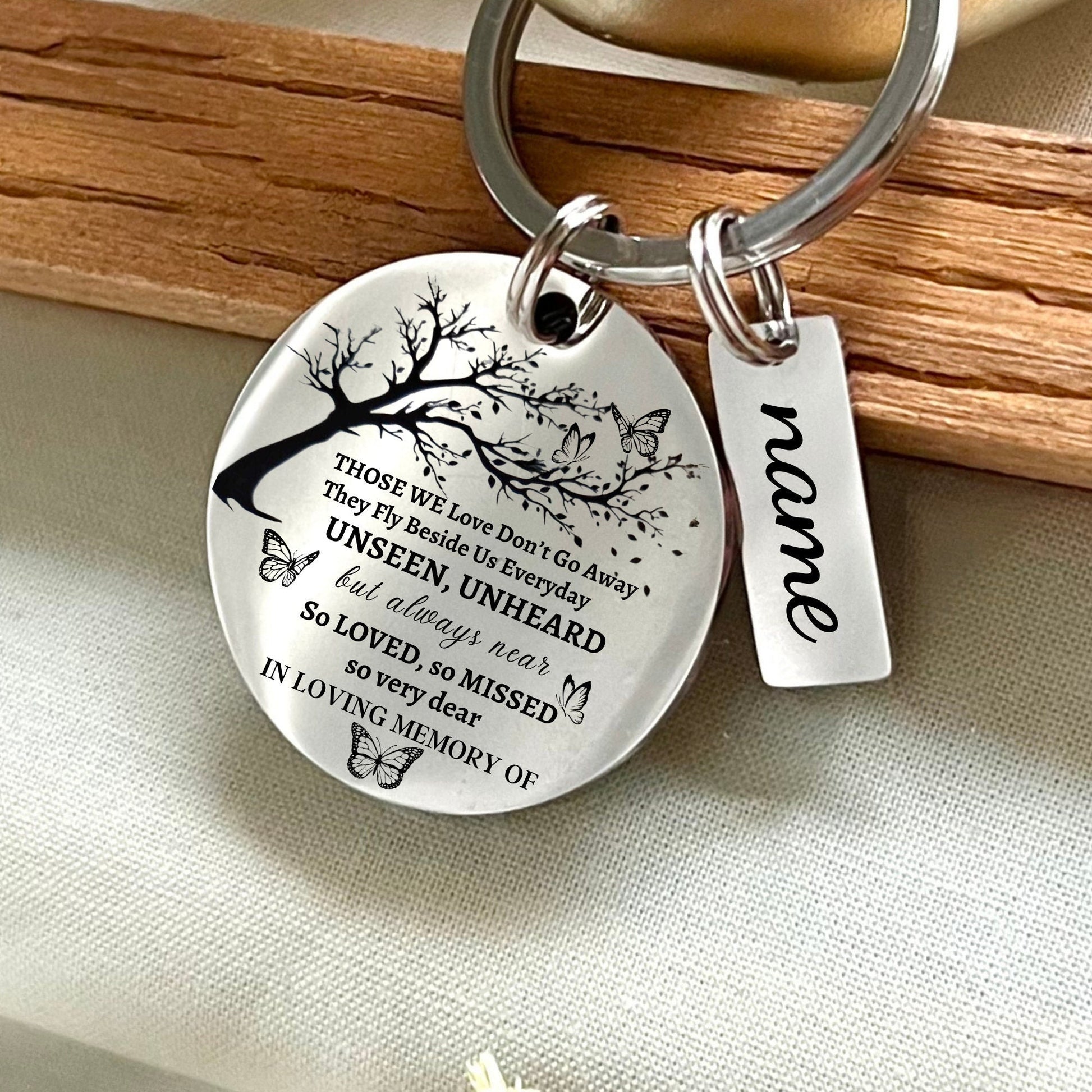 Custom Family Tree Memorial Keychain: Personalized Stainless Steel Remembrance