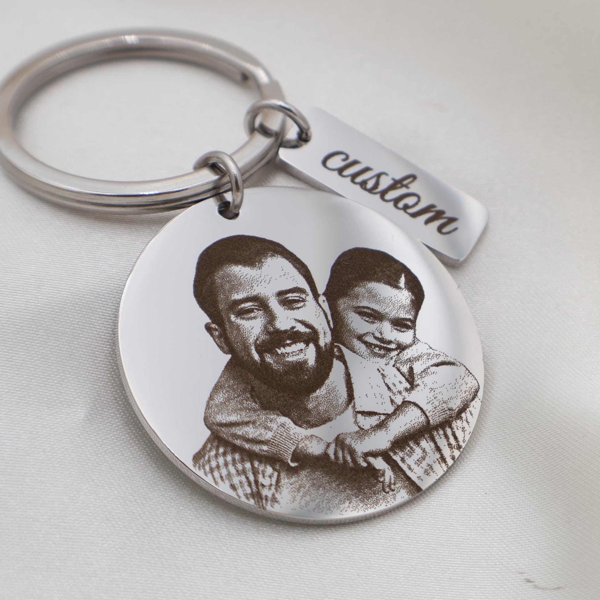 Custom Photo Engraved Stainless Steel Keychain: Personalized Portrait Keyring