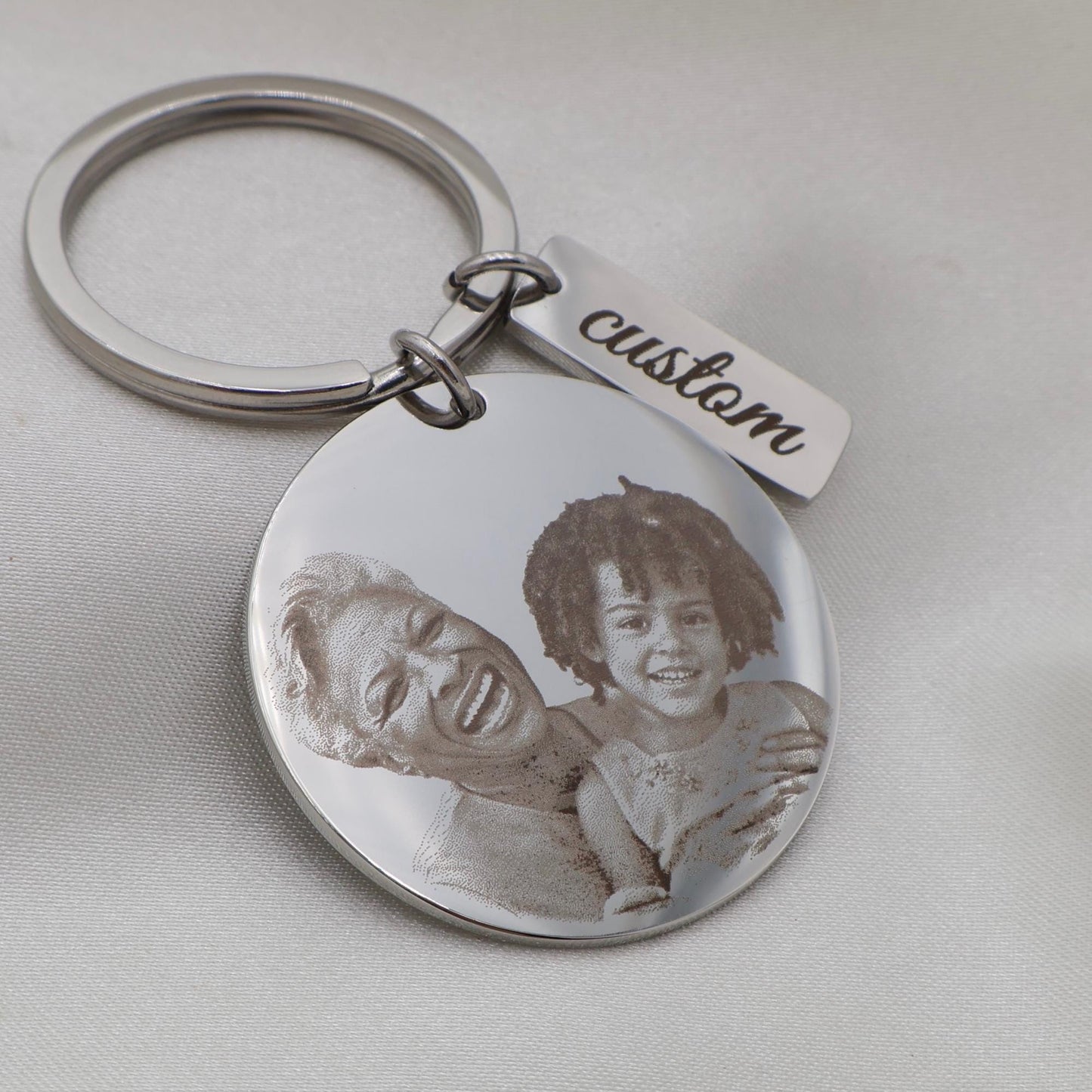 Personalized Photo Engraved Stainless Steel Keyring: Custom Portrait Charm